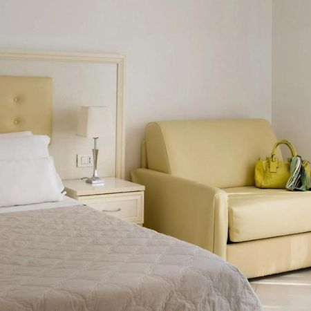 ריצ'יונה Residence Suite Smeraldo מראה חיצוני תמונה
