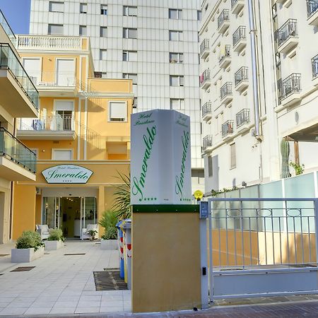 ריצ'יונה Residence Suite Smeraldo מראה חיצוני תמונה