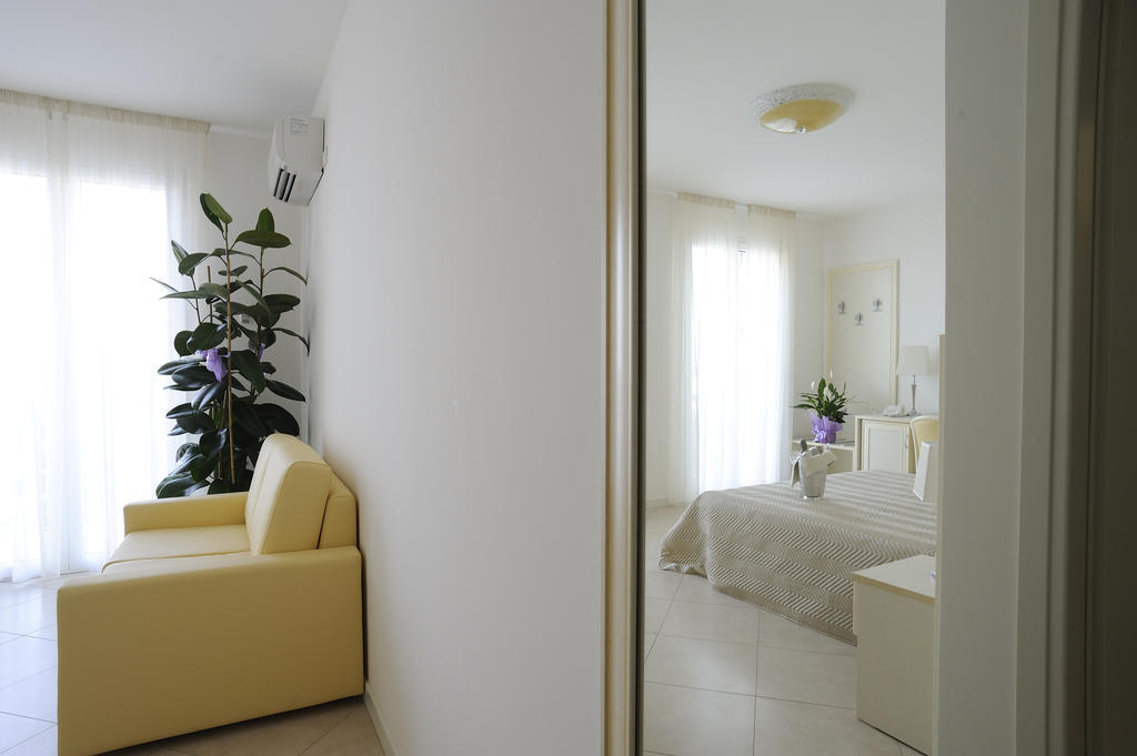ריצ'יונה Residence Suite Smeraldo חדר תמונה