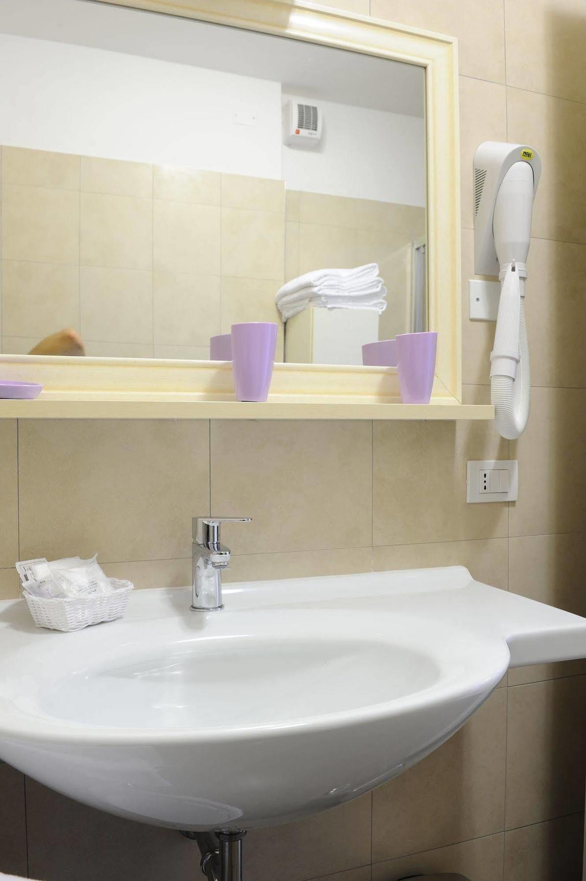 ריצ'יונה Residence Suite Smeraldo מראה חיצוני תמונה